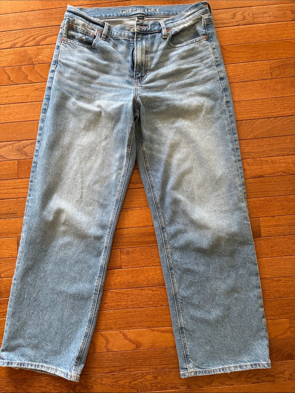 American Eagle Light Wash ladies stovepipe Straight Jeans 12